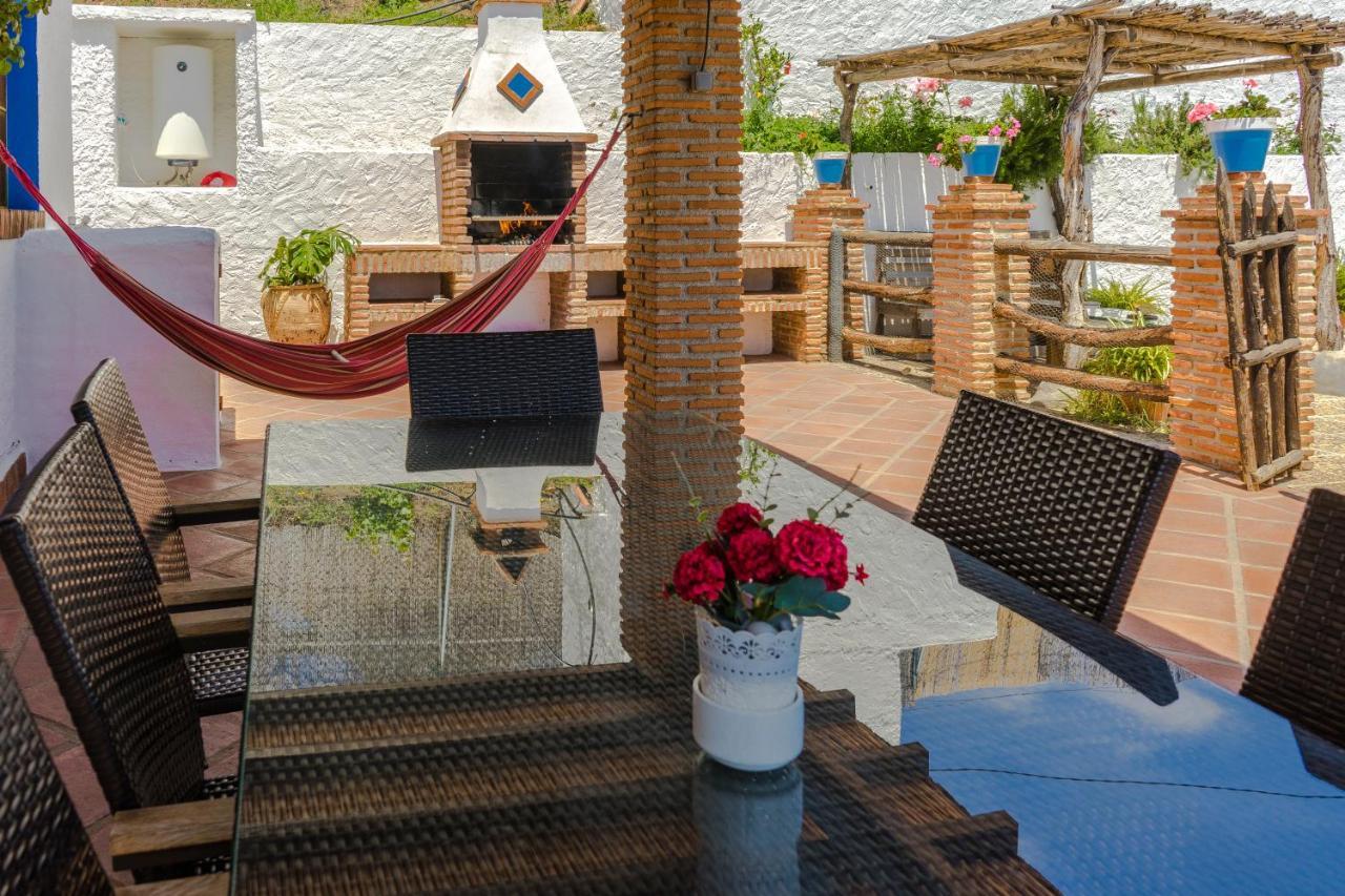 Winehouse With Big Pool, Bbq, Wifi, Close To Malaga Ferienhaus