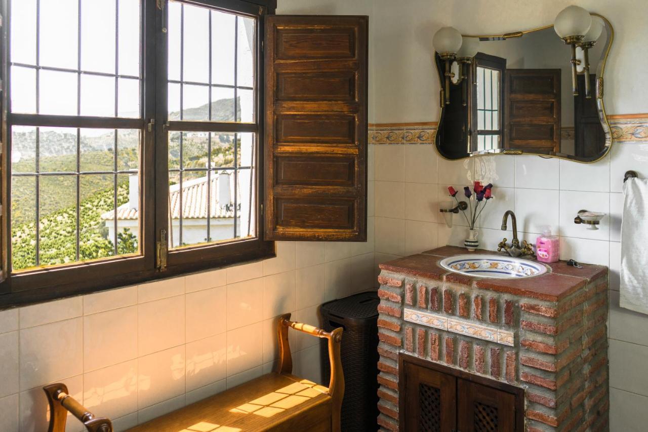 Winehouse With Big Pool, Bbq, Wifi, Close To Malaga Ferienhaus *
